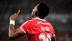 Autor de gol contra o América-MG, Moisés celebra primeiro gol no Beira-Rio
